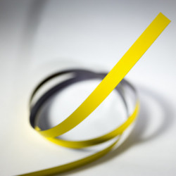 Магнитна лента 10x0,6 мм жълта